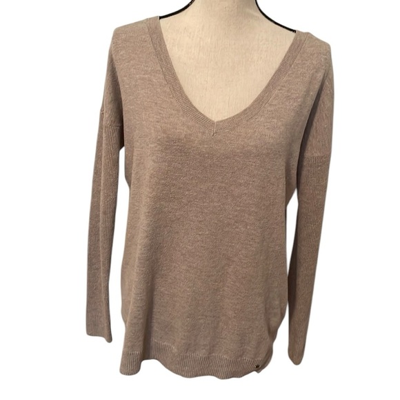 American Eagle Outfitters V Neck Taupe Slight Nubby Soft Texture Casual Sweater - Picture 1 of 8